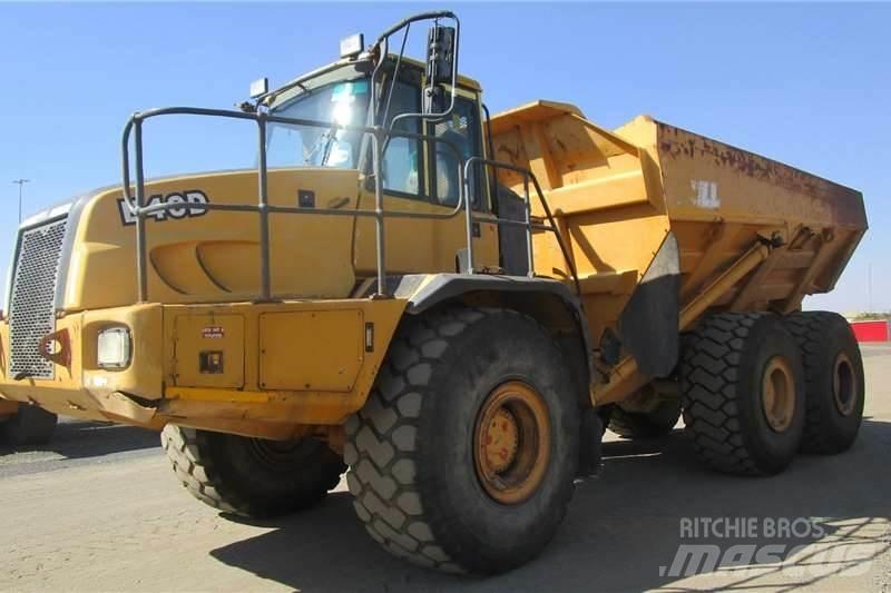 Bell B40D Зчленовані самоскиди