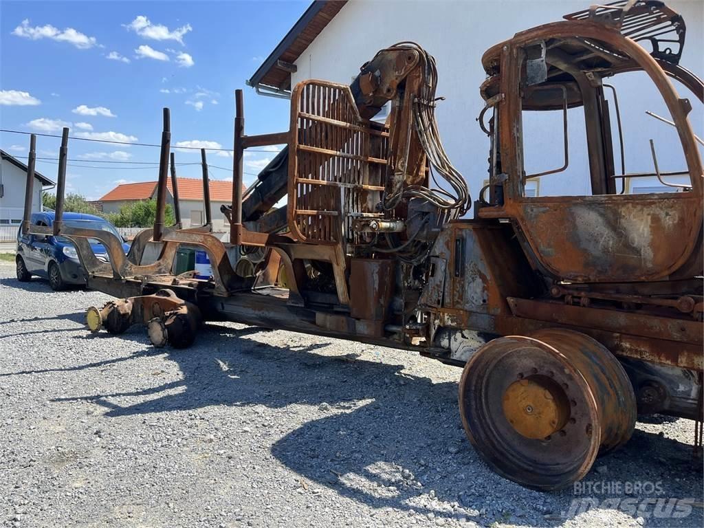 John Deere 1110E Форвардери