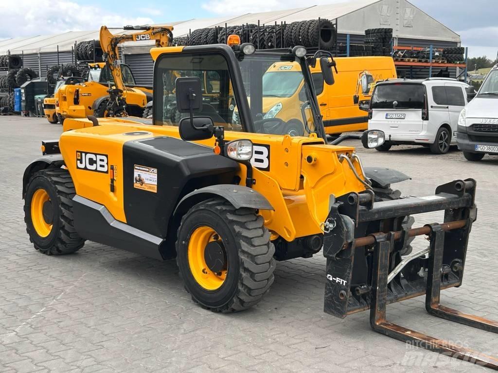 JCB 525-60 Телескопічні навантажувачі
