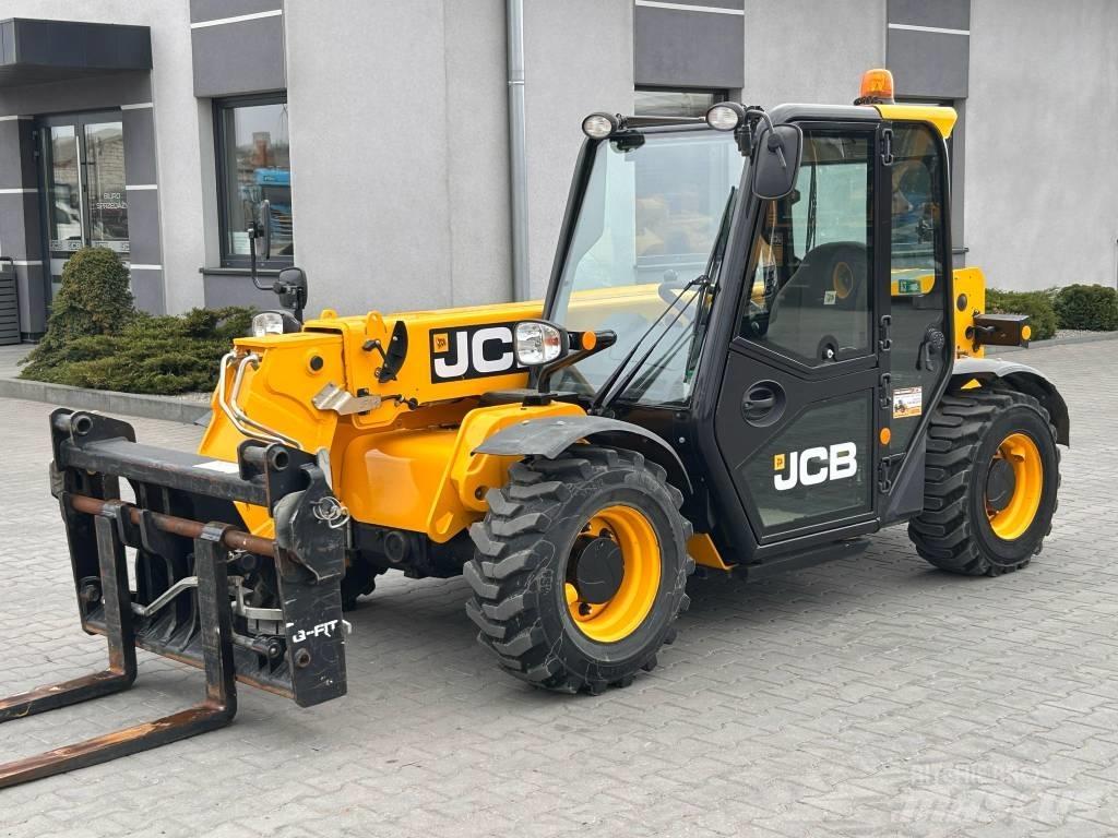 JCB 525-60 Телескопічні навантажувачі