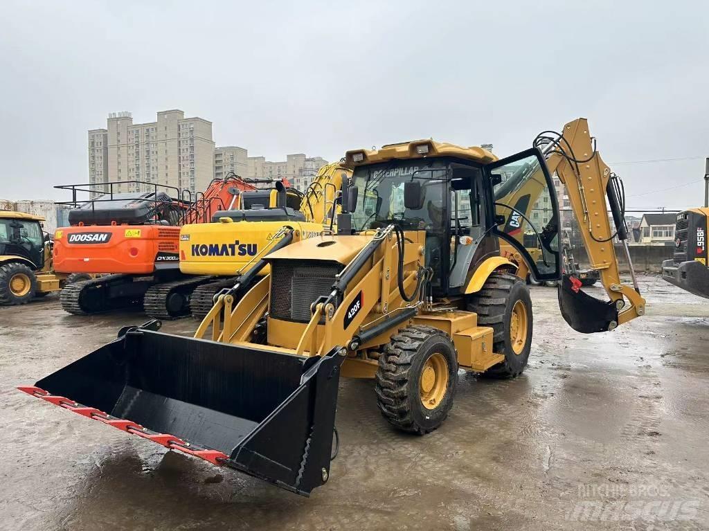 CAT 420 F Екскаватори-навантажувачі