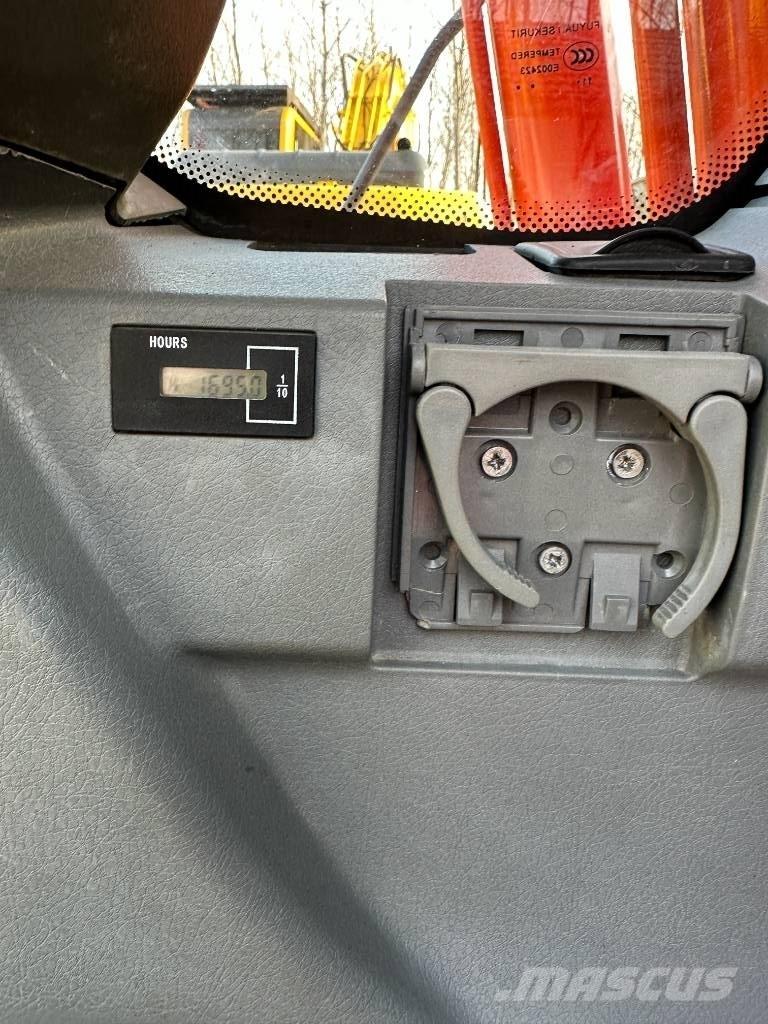 Doosan DX140 Гусеничні екскаватори