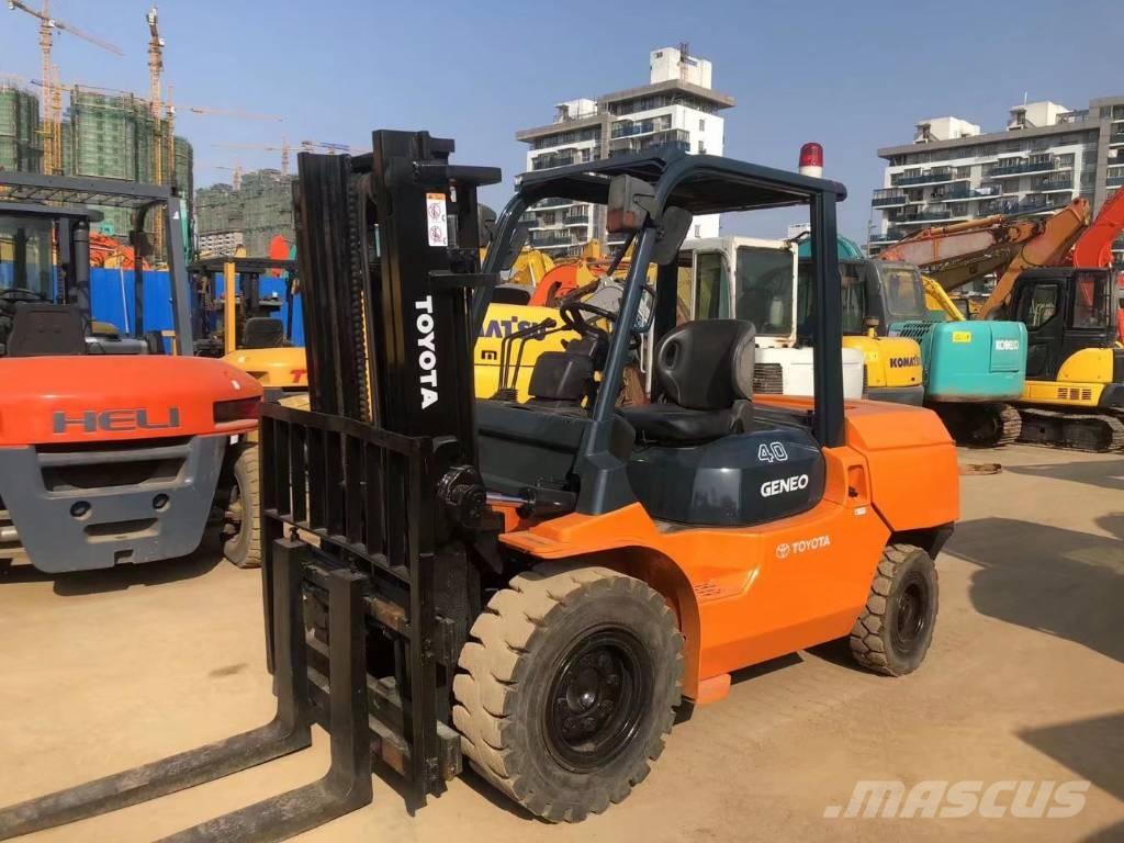 Toyota FD30 Дизельні навантажувачі