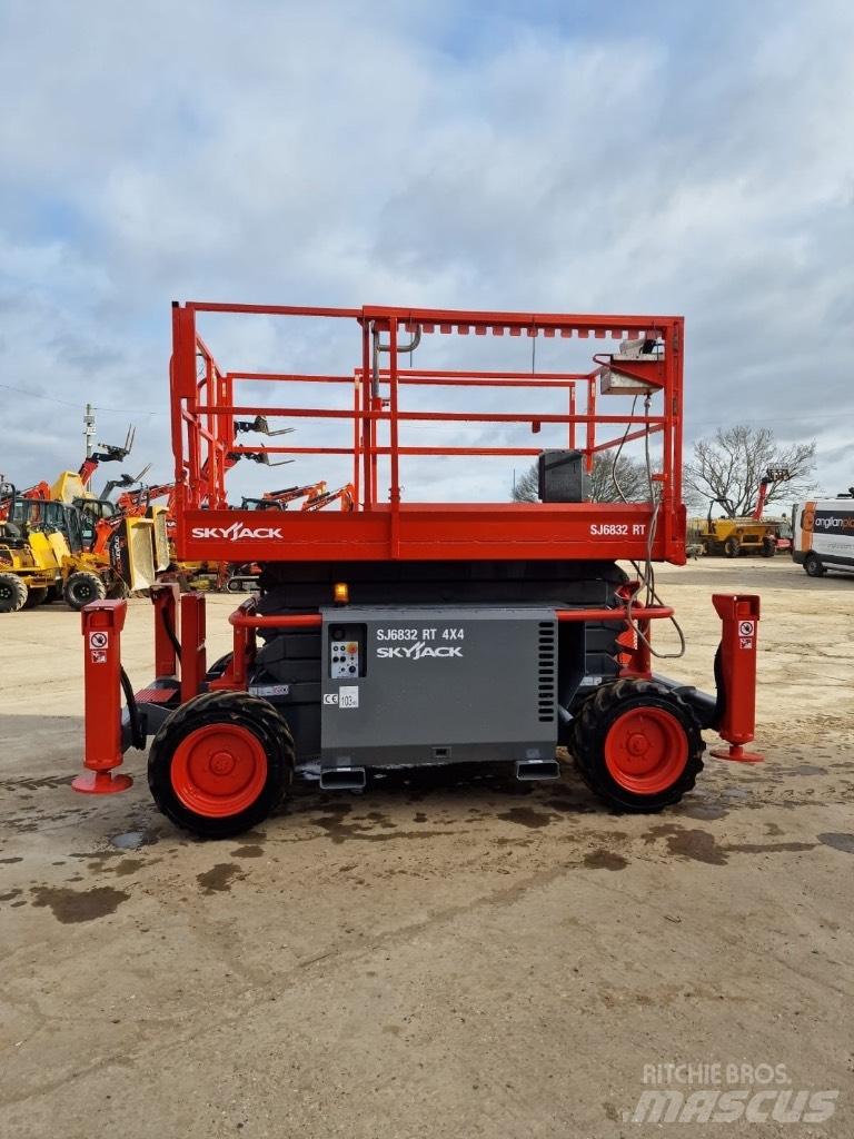 SkyJack SJ 6832 RT Підйомники-ножиці