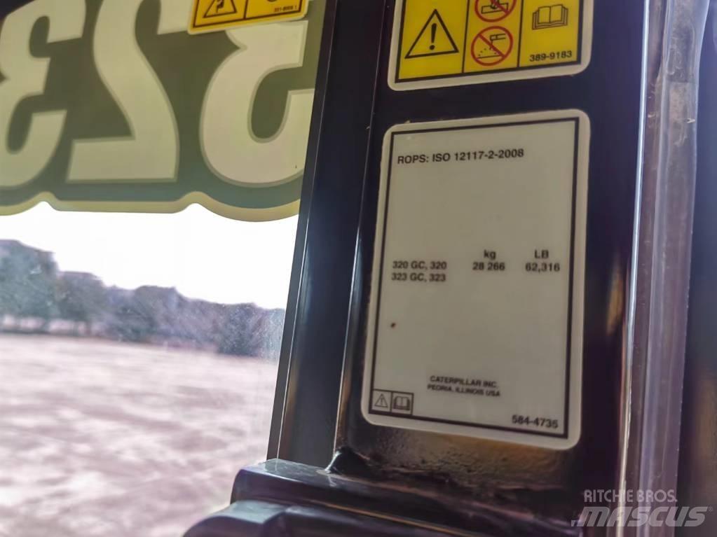 CAT 2022 CAT 323 Колісні екскаватори