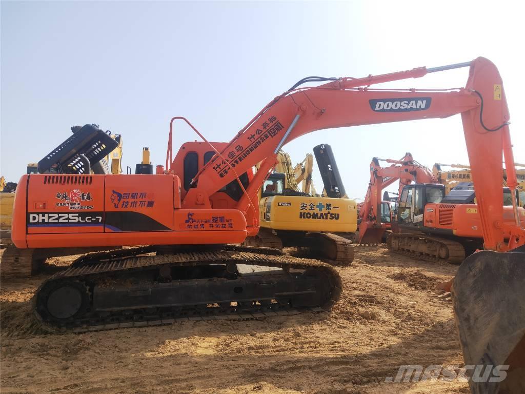 Doosan DH225LC-7 Гусеничні екскаватори