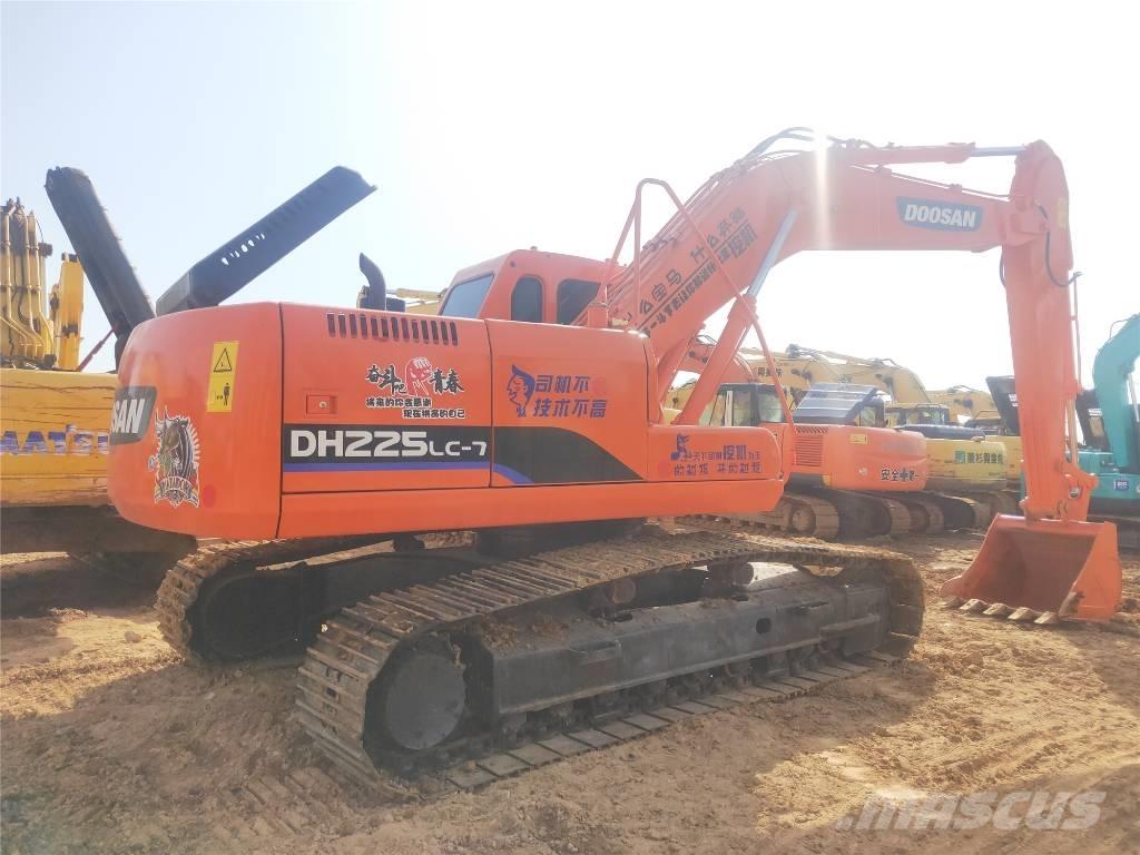 Doosan DH225LC-7 Гусеничні екскаватори