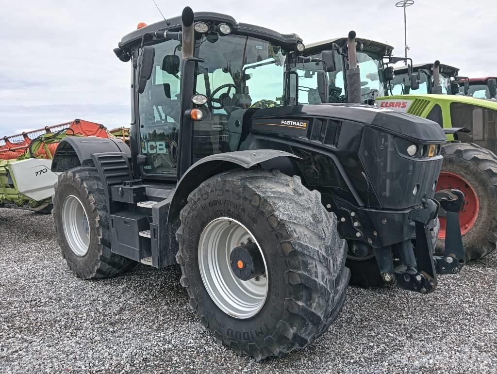 JCB Fastrac 4220 Трактори