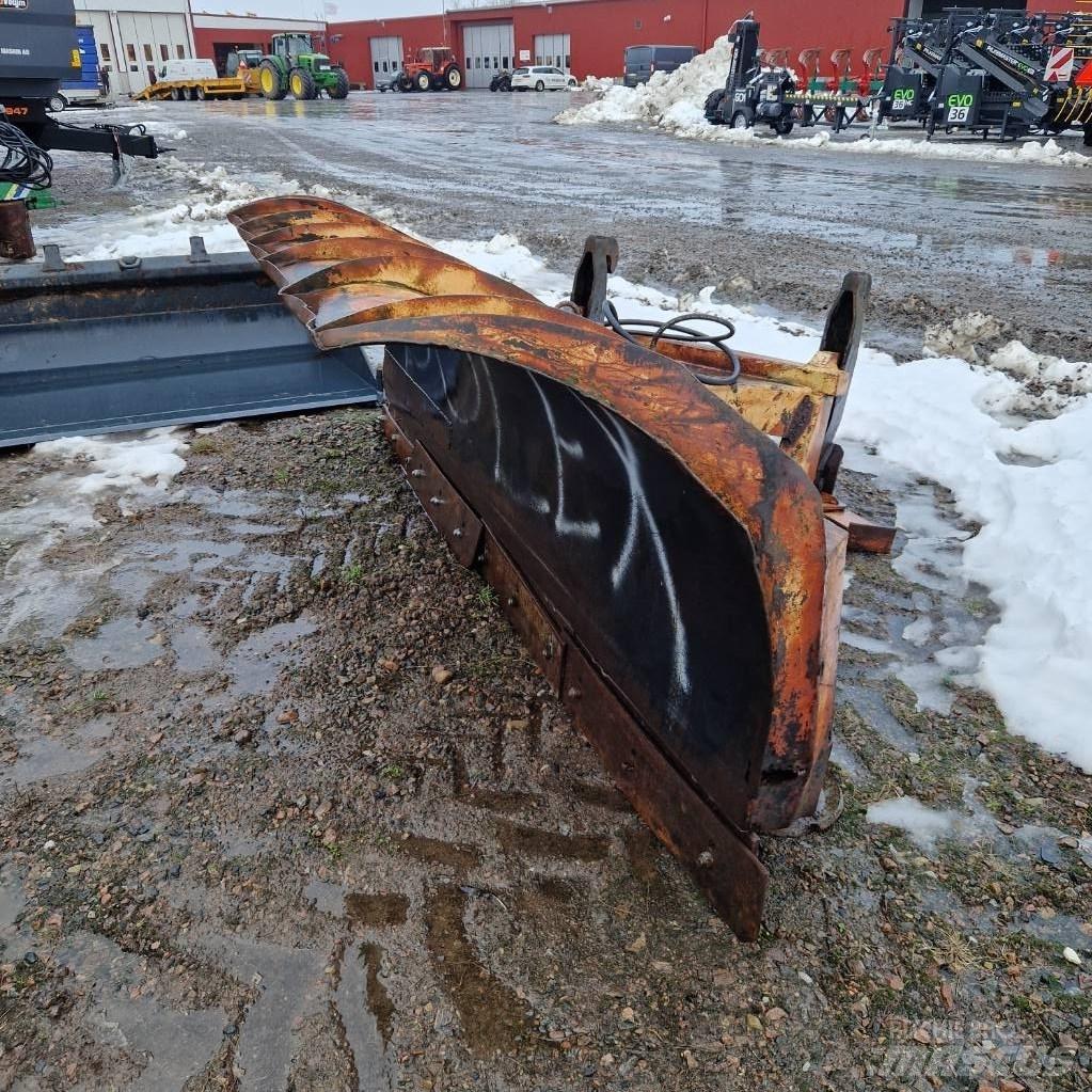  Snöblad 3m Плуги