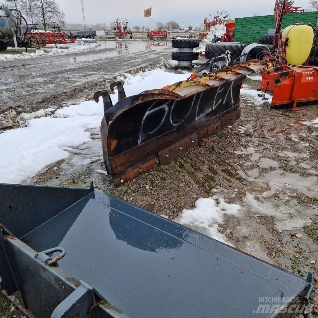  Snöblad 3m Плуги
