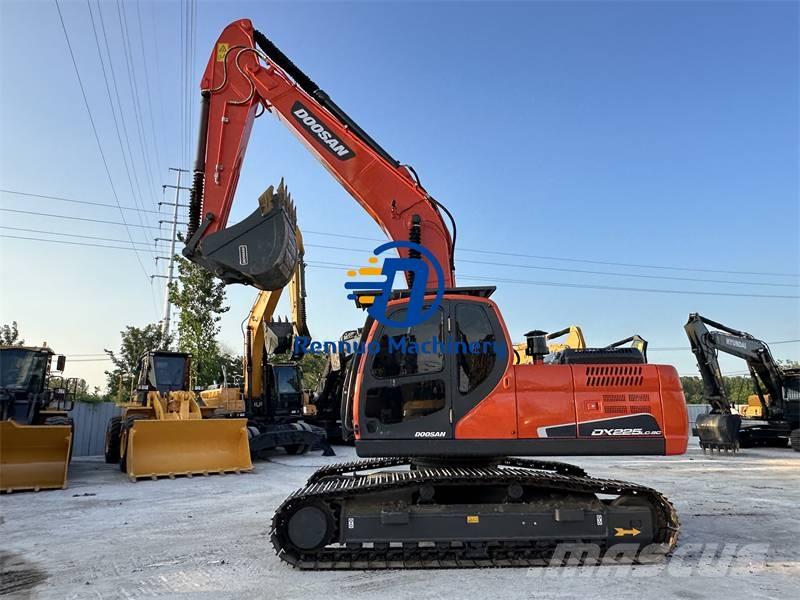 Doosan DX 225 LCA Гусеничні екскаватори