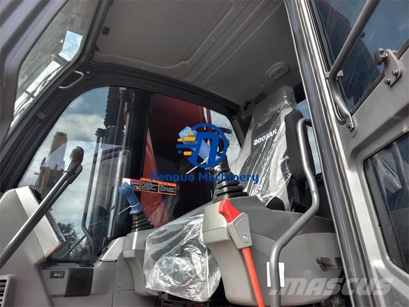 Doosan DX 225 LCA Гусеничні екскаватори