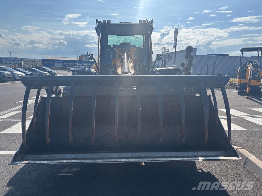 JCB TM 320 S Телескопічний навантажувач