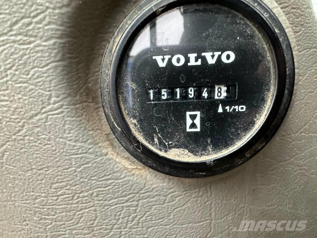 Volvo EC 160 EL Гусеничні екскаватори