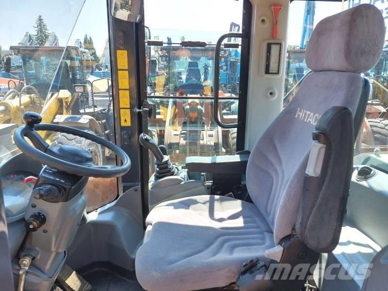 Hitachi ZW 250-6 Фронтальні навантажувачі
