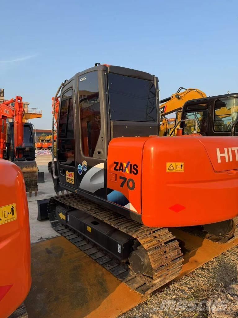 Hitachi Zaxis 70 Гусеничні екскаватори