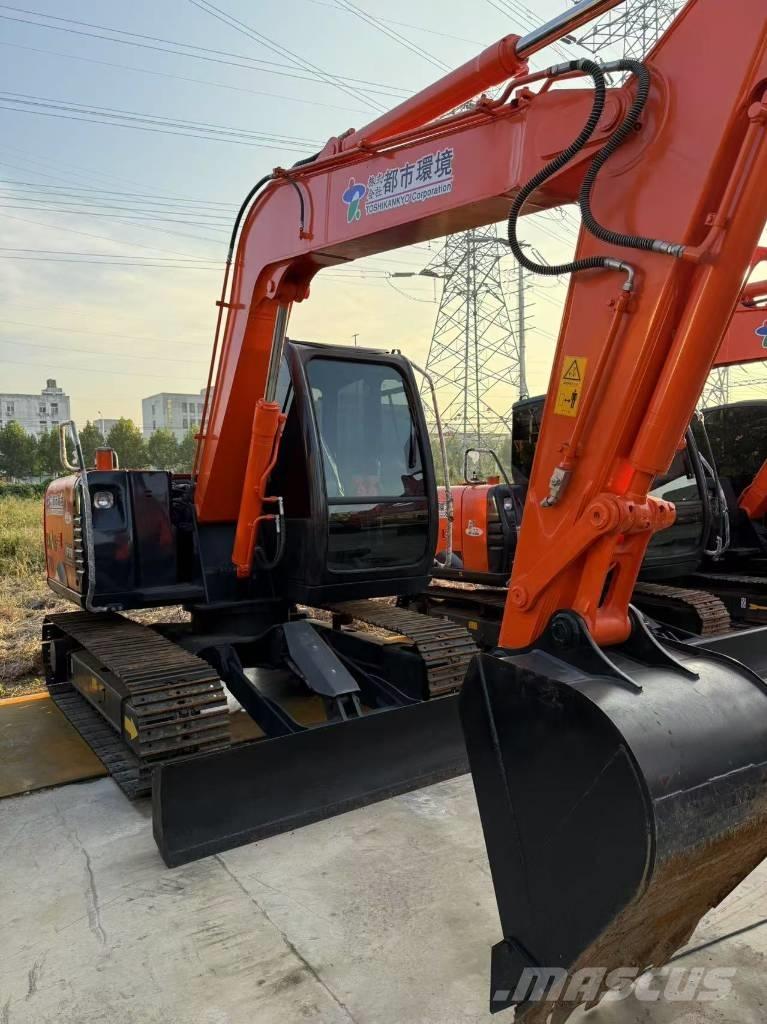 Hitachi Zaxis 70 Гусеничні екскаватори