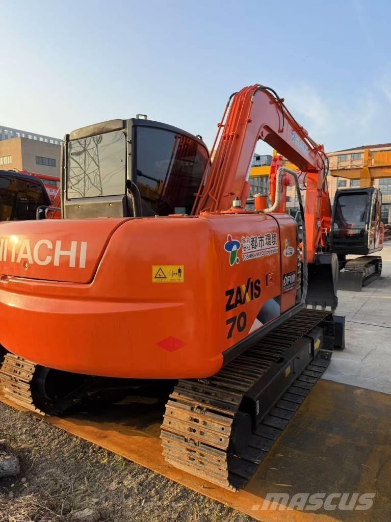 Hitachi Zaxis 70 Гусеничні екскаватори