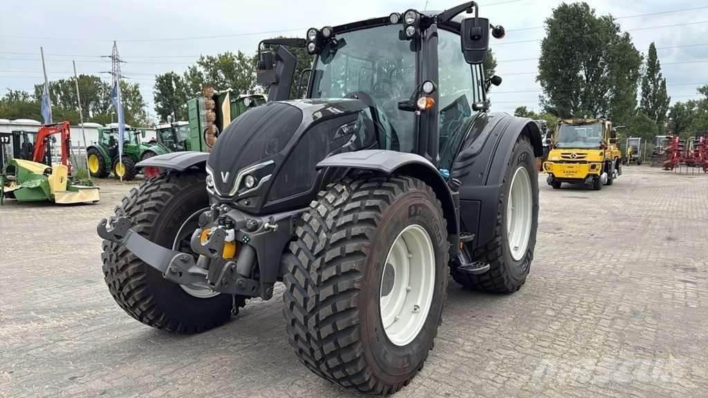 Valtra N155 ED Трактори