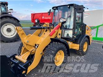 CAT 906 Фронтальні навантажувачі