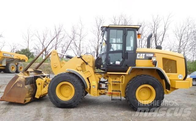 CAT 926M Фронтальні навантажувачі