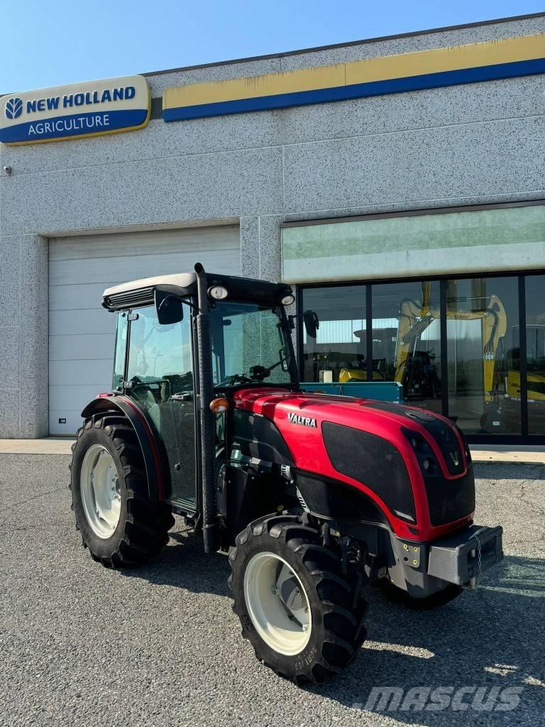 Valtra F95 Трактори