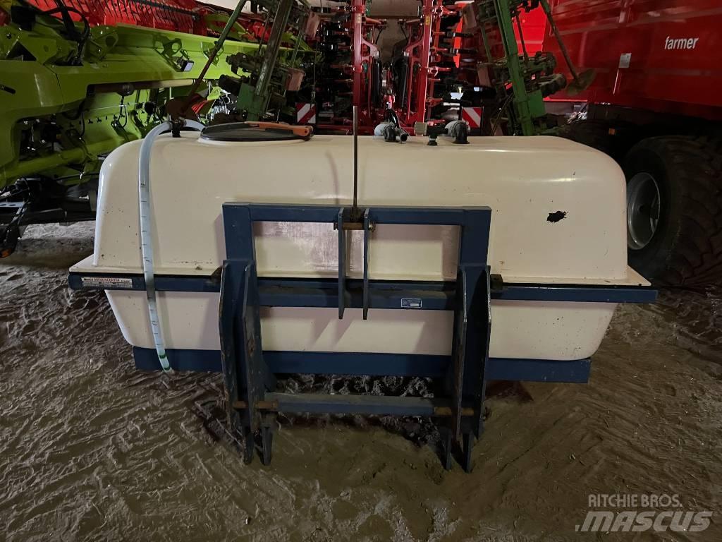 Kyndestoft 1500 L Самохідні обприскувачі
