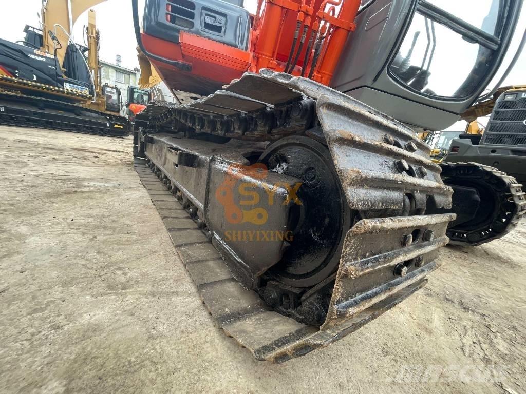 Hitachi EX 120 Гусеничні екскаватори