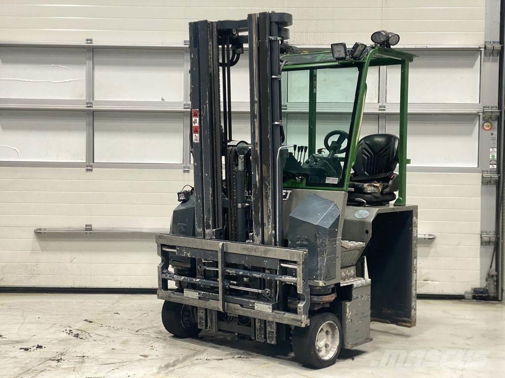 Combilift CBE2500 Бокові навантажувачі