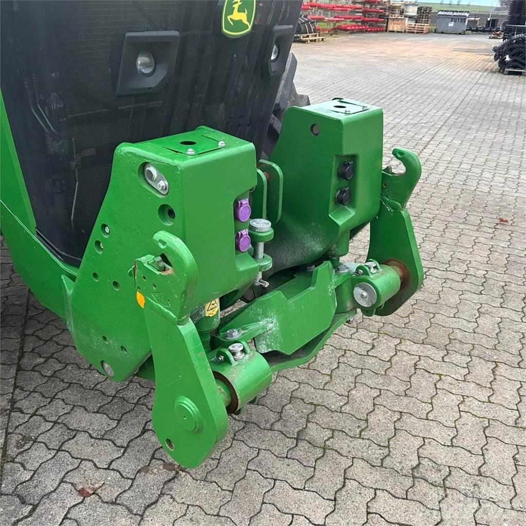 John Deere 8R340 Трактори