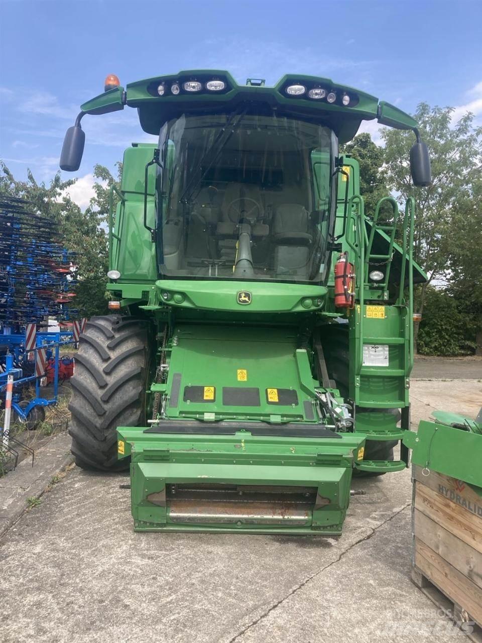 John Deere T560 Зернозбиральні комбайни