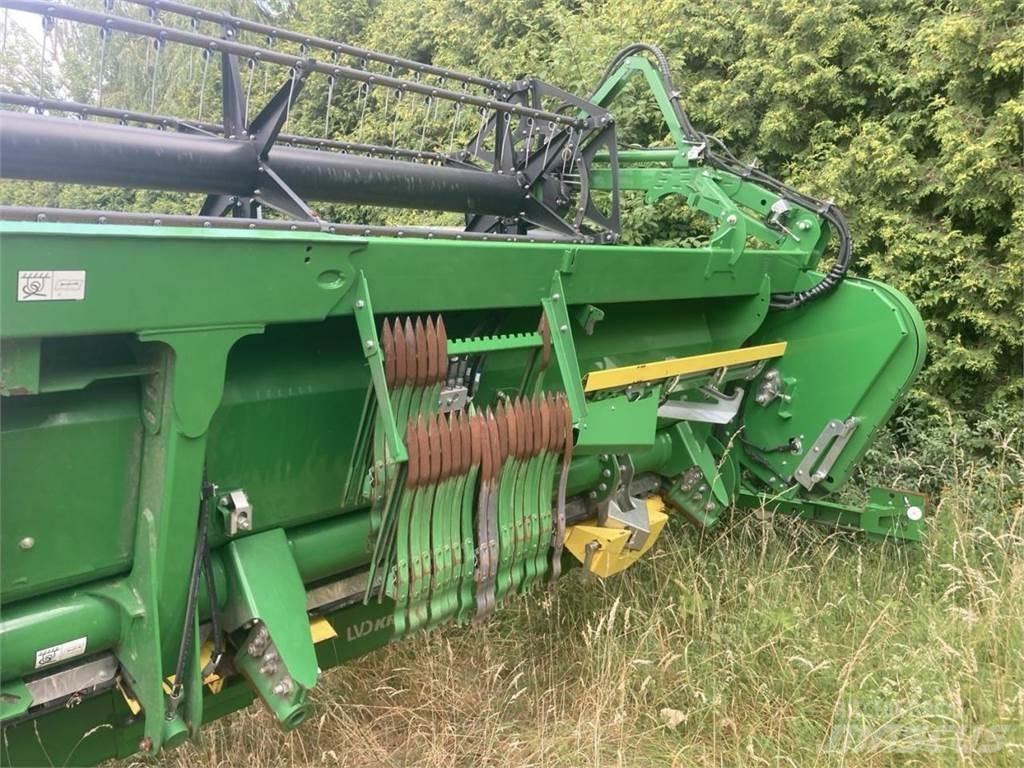 John Deere T560 Зернозбиральні комбайни