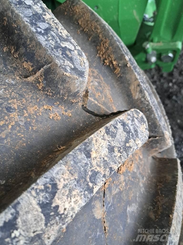 John Deere 6120 M Трактори