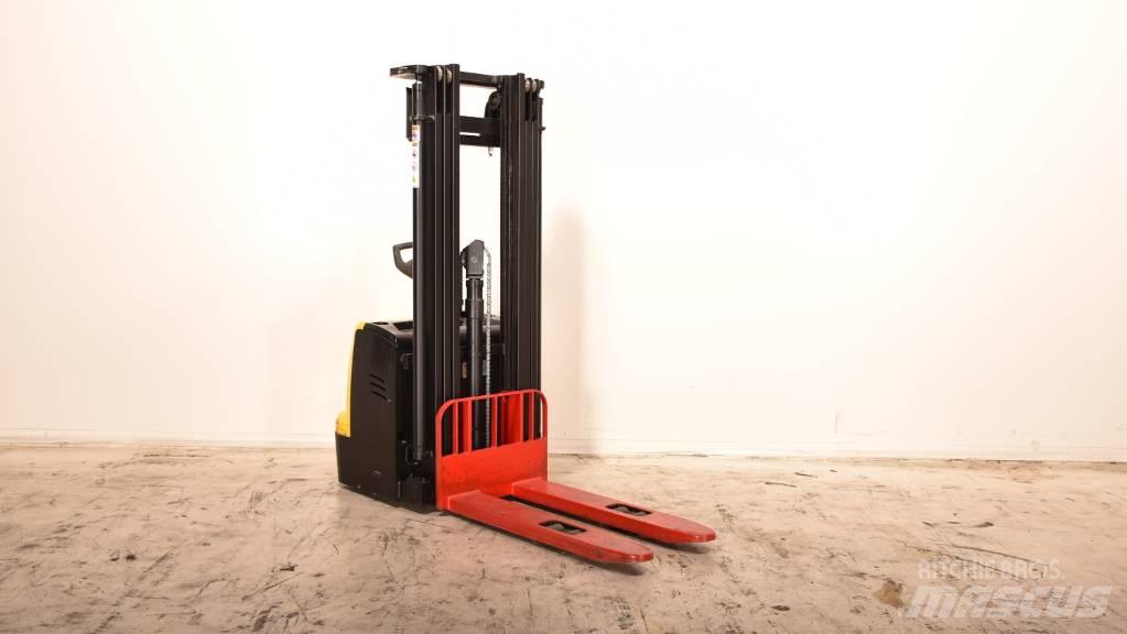 Hyster S1.5UT-24 Ручний візок