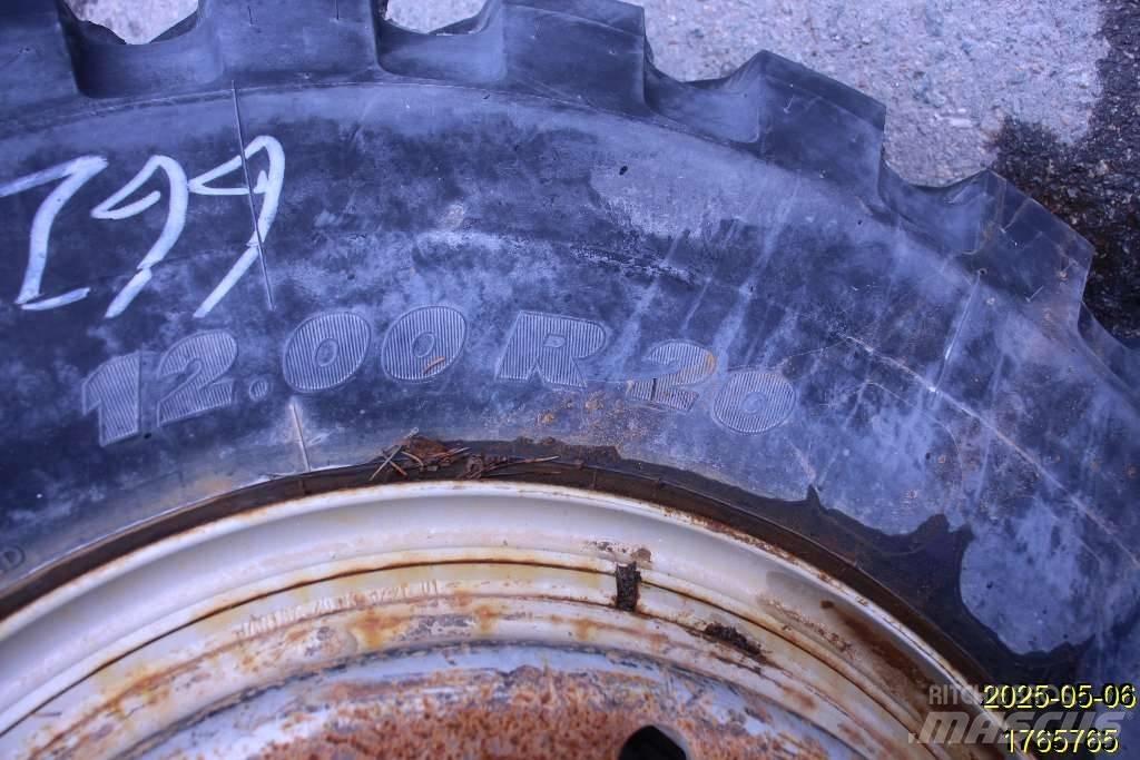 Michelin XMINED2 Шини