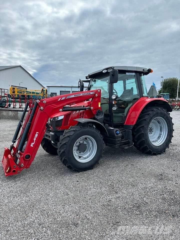 Massey Ferguson 5612 Трактори