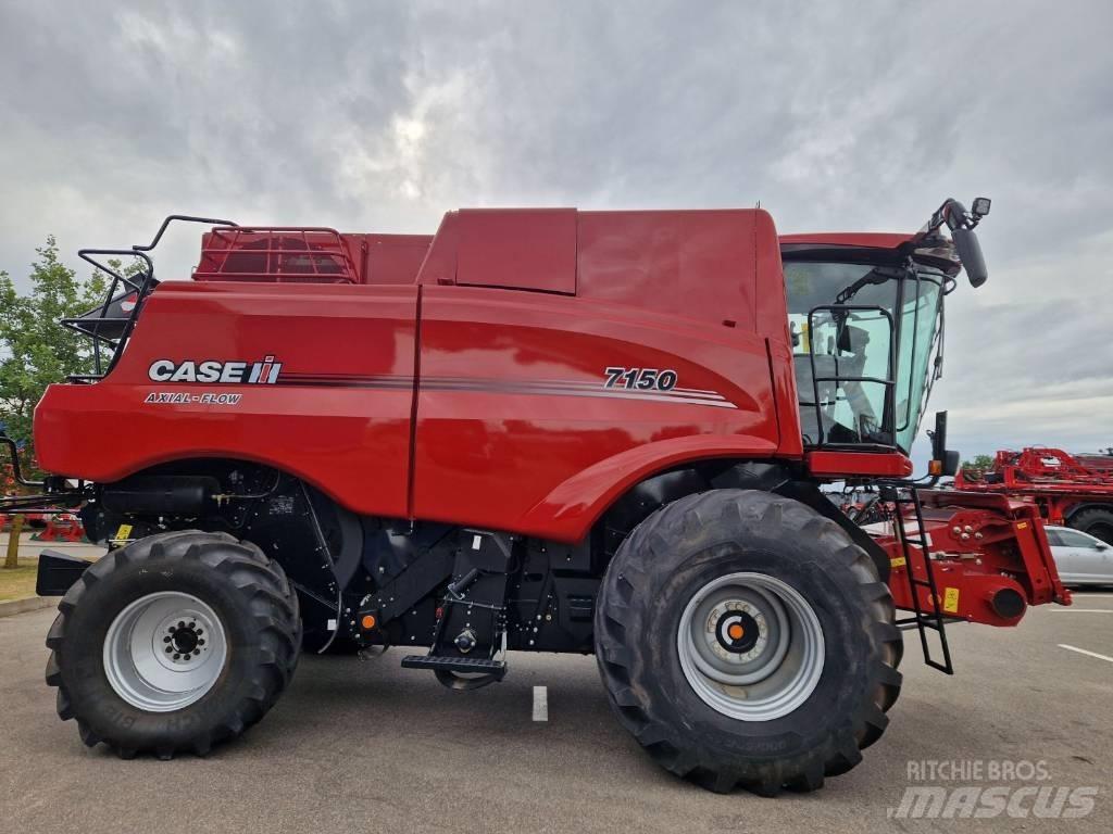 Case IH AF 7150 Зернозбиральні комбайни