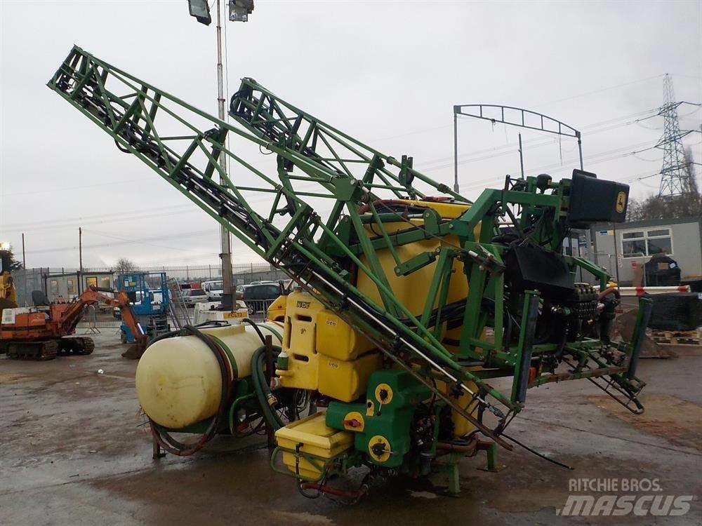 John Deere 510 Причіпні обприскувачі
