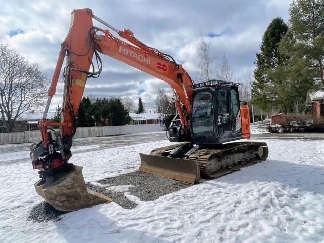 Hitachi ZX135US-6 Гусеничні екскаватори