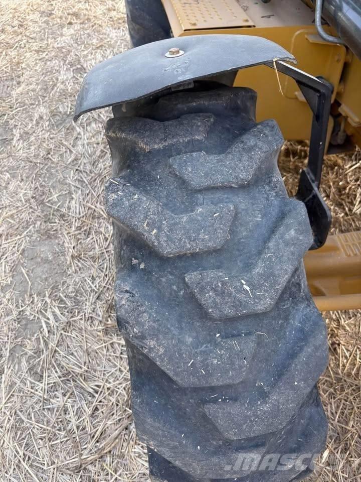 CAT 430 E Екскаватори-навантажувачі