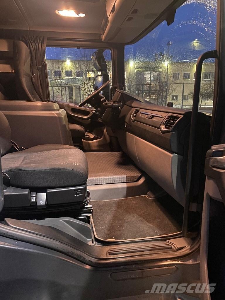 Scania LB Фургони