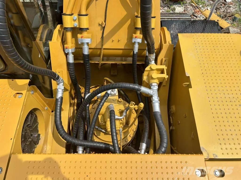 CAT 330 D L Гусеничні екскаватори