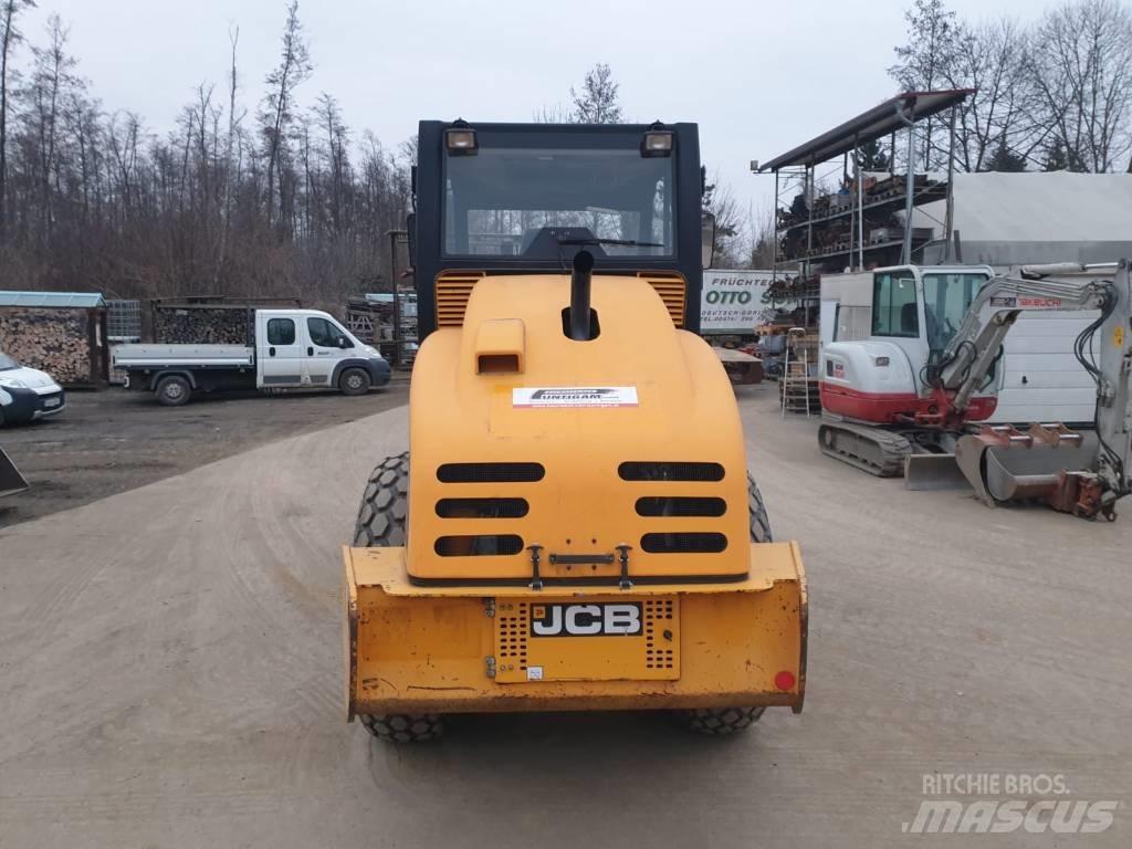 JCB VM 75 D Грунтові котки