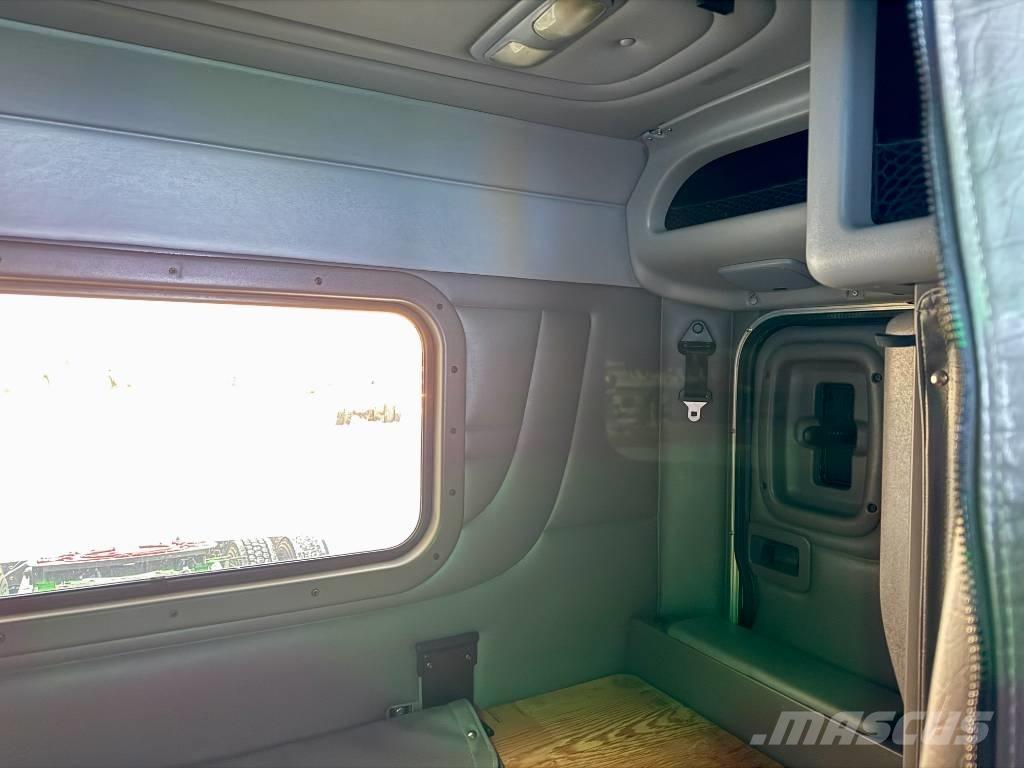 Peterbilt 389 Тягачі