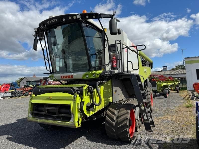 CLAAS LEXION 6900 Зернозбиральні комбайни