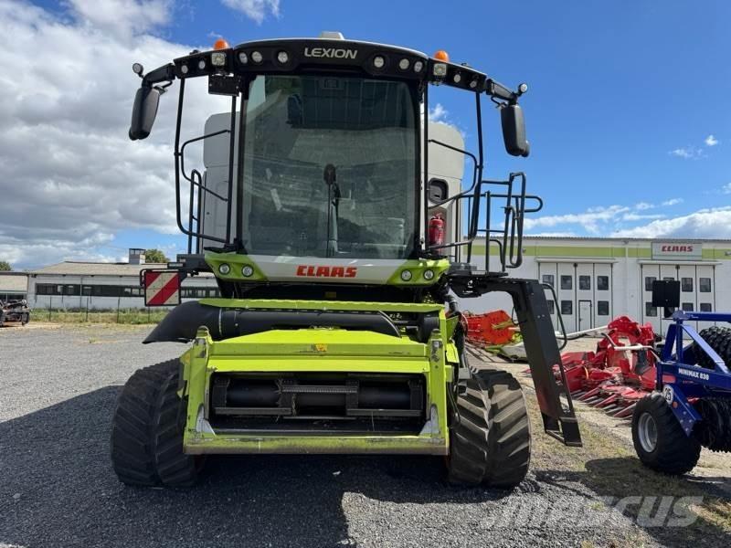 CLAAS LEXION 6900 Зернозбиральні комбайни