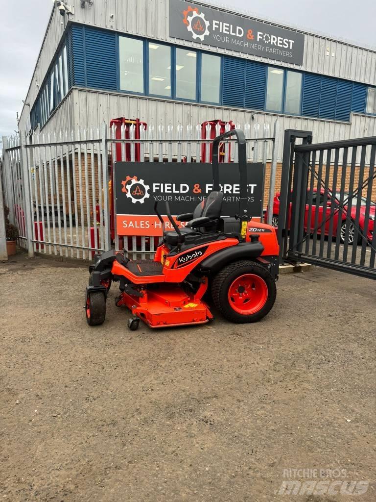 Kubota ZD 1211 Самохідні газонокосарки