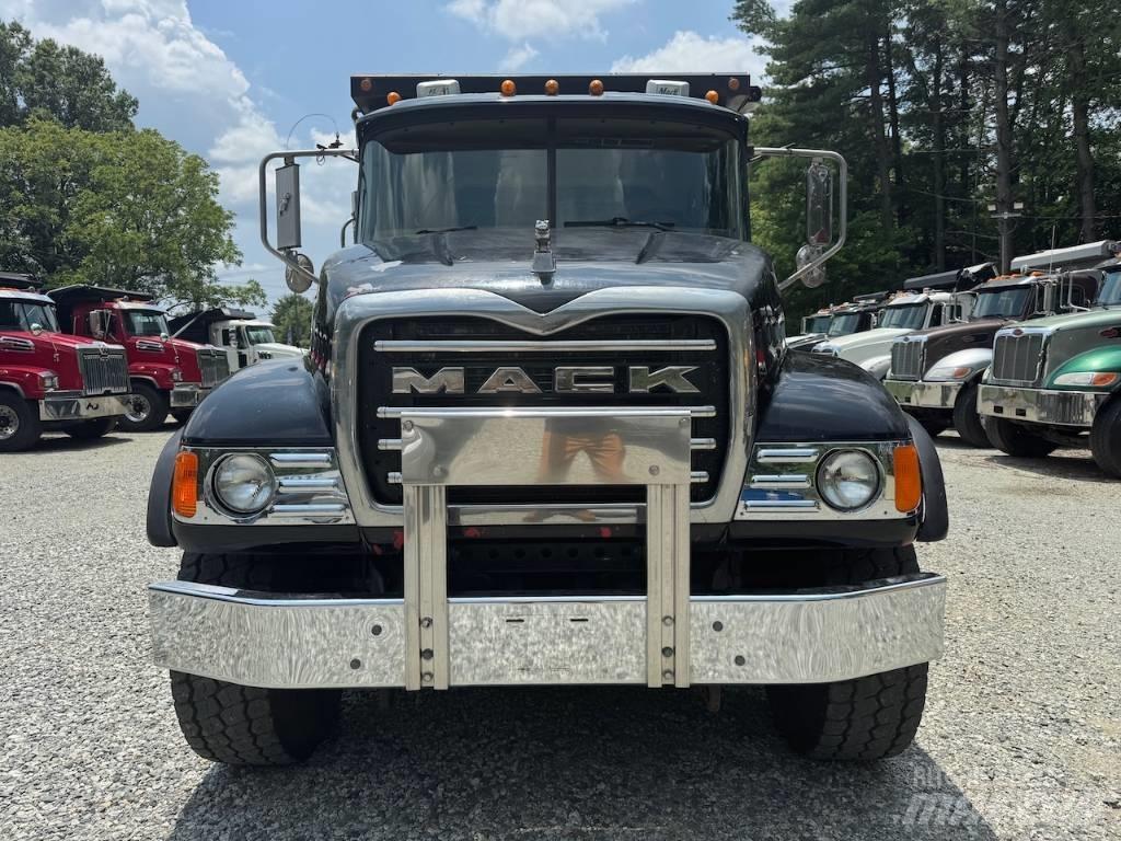 Mack Granite CV 713 Самоскиди