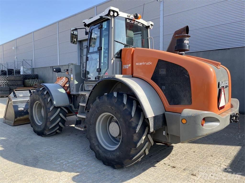 Weycor AR250E Фронтальні навантажувачі