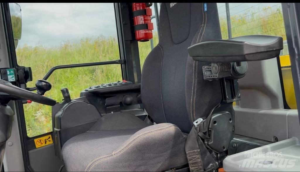 Komatsu WA470-8 Фронтальні навантажувачі